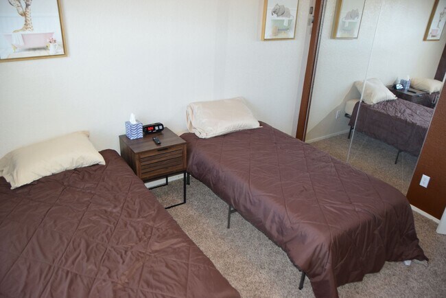 Building Photo - 8765 Country Pines Ave