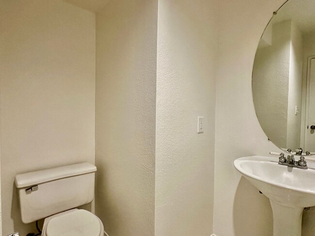Building Photo - Townhouse Located in Santa Teresa with New...