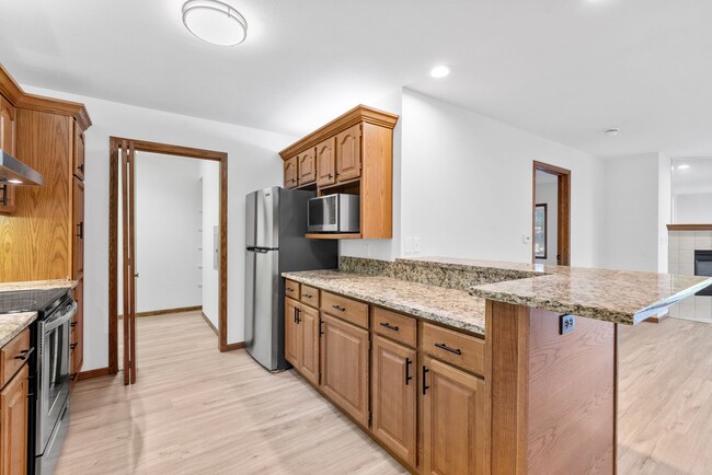 Building Photo - 12665 Beloit Rd