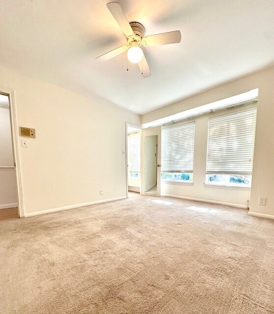 Building Photo - 6332 Chevy Chase Dr