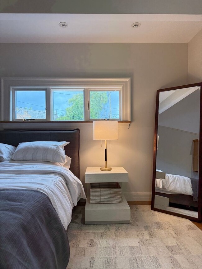 Interior Photo - Summer Elms