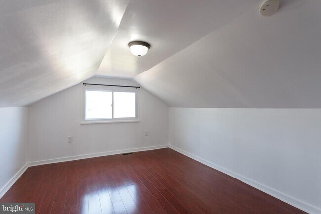 Building Photo - 1213 Friendship St