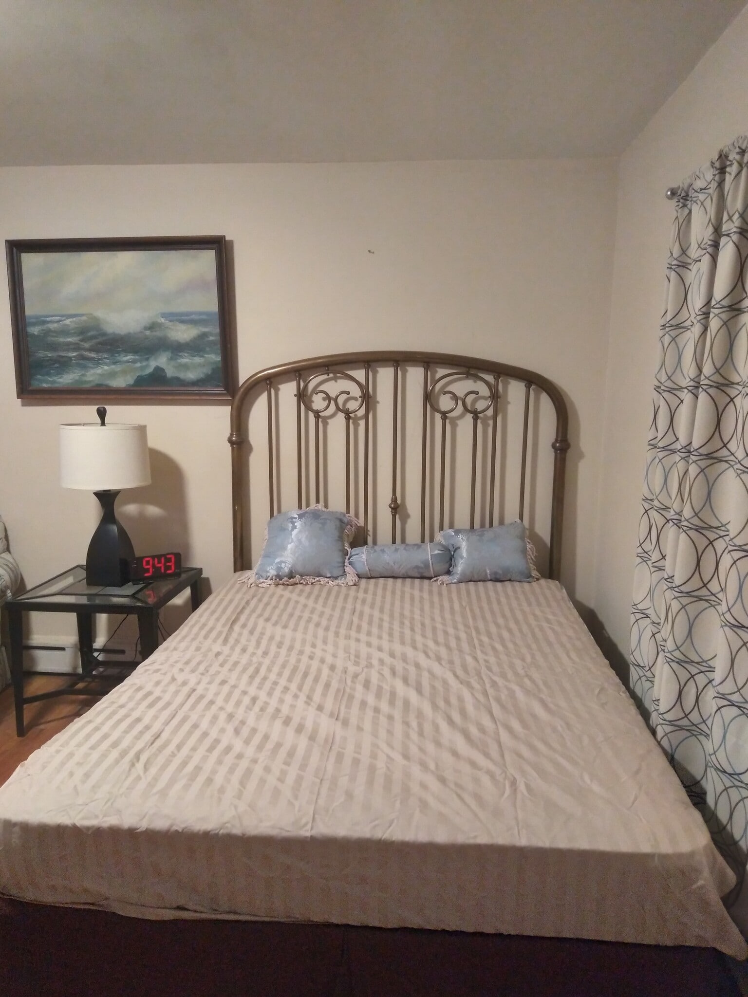 Building Photo - 569 W Broadway