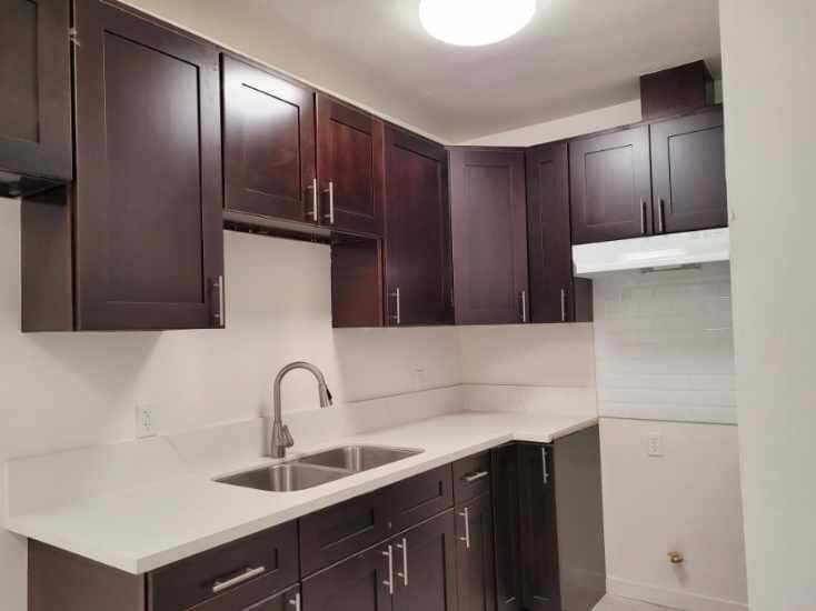 Building Photo - 1117 S Norton Ave
