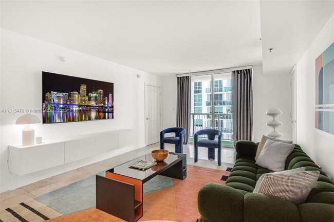 Building Photo - 1200 Brickell Bay Dr
