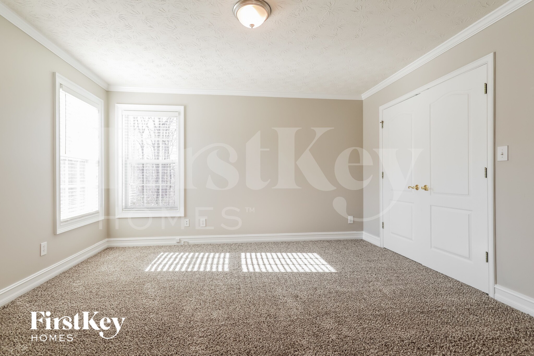 Building Photo - 715 Roland Manor Dr