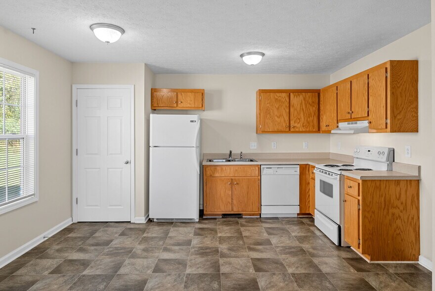 Building Photo - 105 Solid Rock Ct