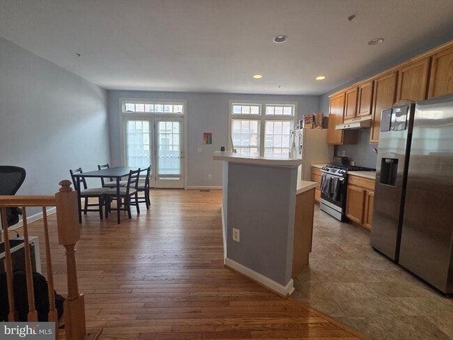 Building Photo - 8181 Skelton Cir