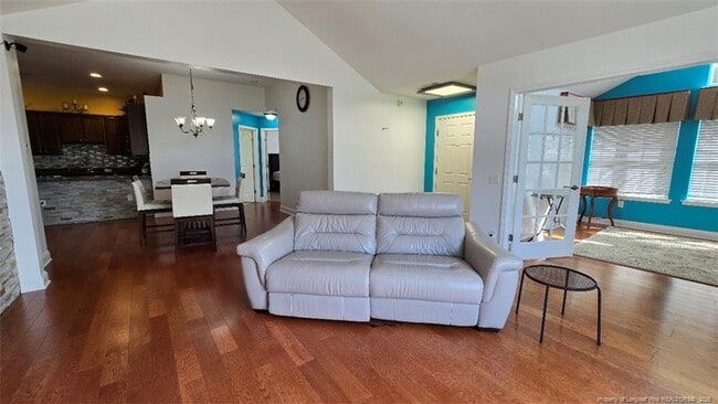 Building Photo - 127 Nandina Ct