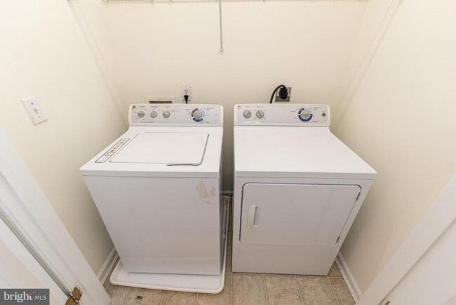 Building Photo - 202 Carsons Ct