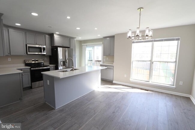 Building Photo - 11206 Barnswallow Pl