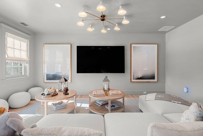 Building Photo - 34 Brewster Rd