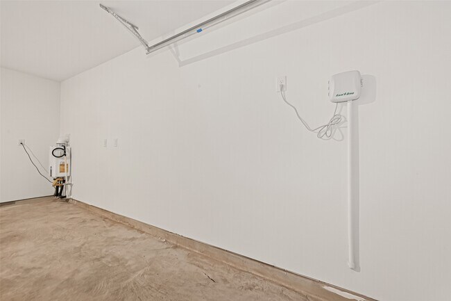 Building Photo - 26923 Dalmatian Bellflower Dr