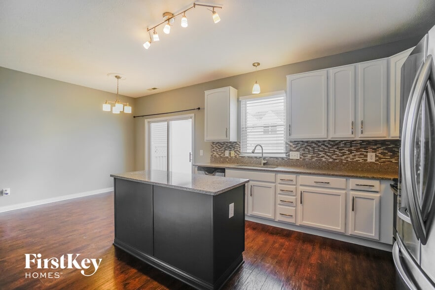 Building Photo - 5965 Mealla Rd