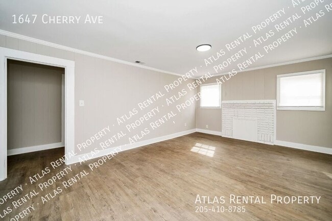 Building Photo - 1647 Cherry Ave