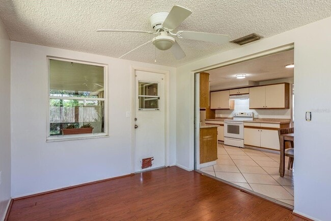 Building Photo - 1748 Colmar Dr