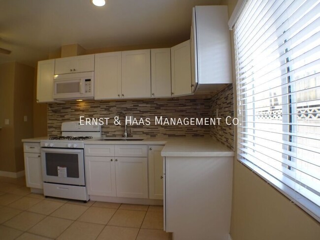 Building Photo - Wonderful 2 Bedroom Unit in Downey!