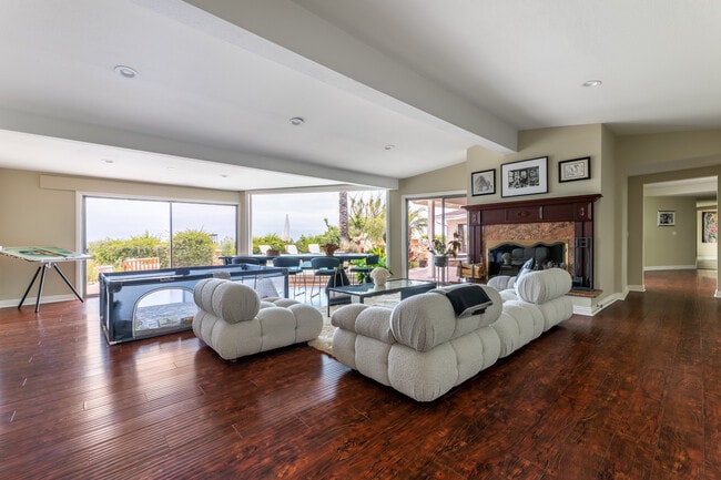 Building Photo - 4067 Cody Rd