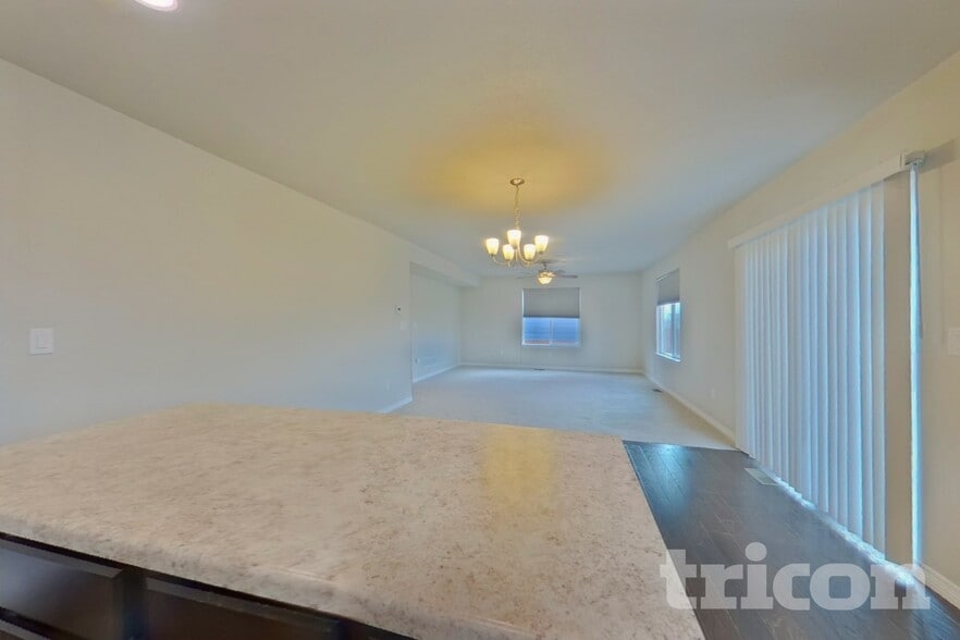 Building Photo - 9972 Emerald Vista Dr