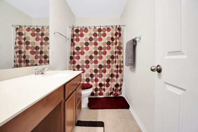 Building Photo - 668 Bailey Park Dr