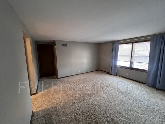 Building Photo - 3204 Chateau Ct