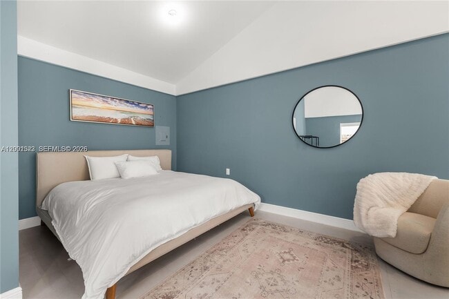 Building Photo - 320 NE 88th St