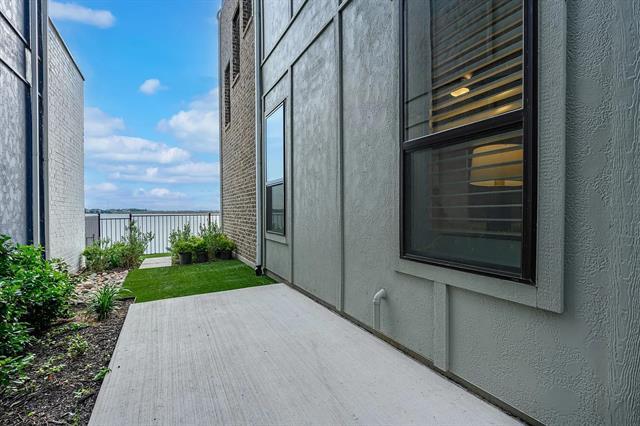 Building Photo - 804 War Admiral Dr