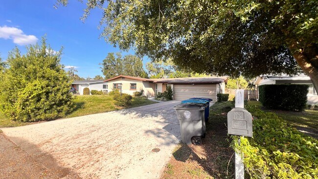 Building Photo - Timeless Charm Meets Modern Comfort in the Heart of Winter Park! WASHER & DRYER INCLUDED!