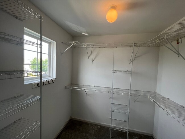 Building Photo - 6924 Clearwater Dr