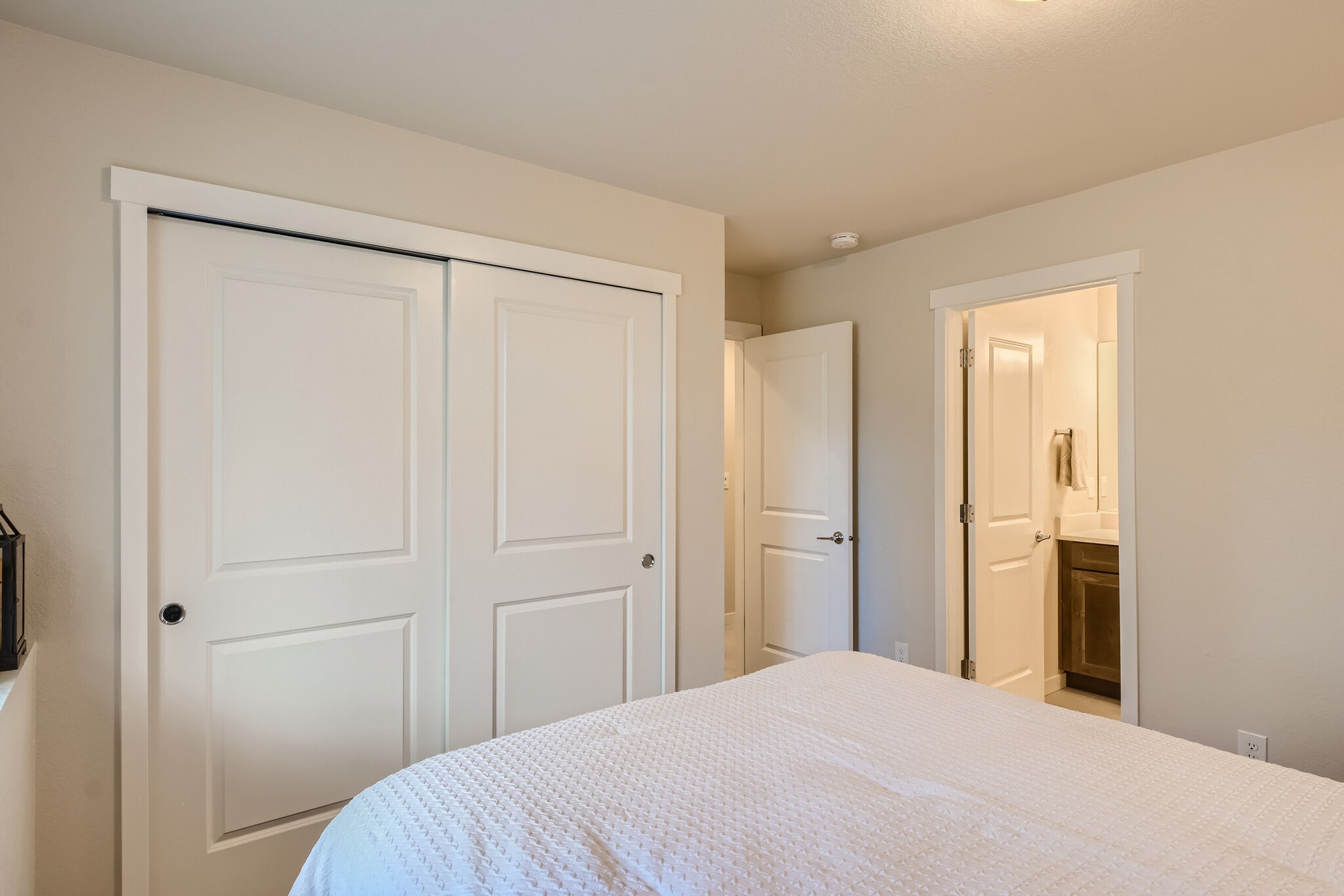 Building Photo - 6703 Lily Mountain Ln