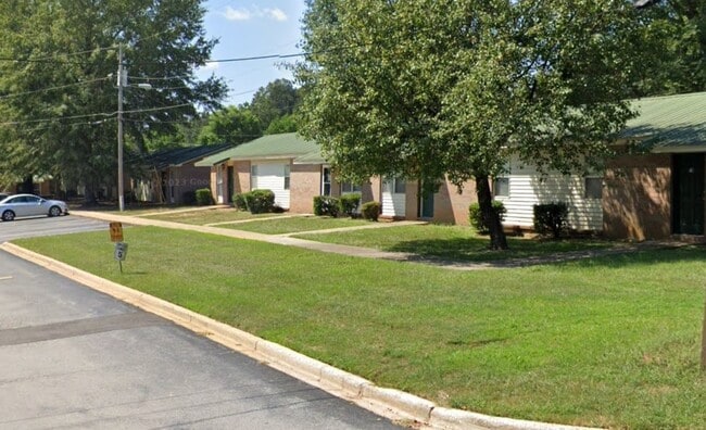 Building Photo - 386 Thornfield Dr