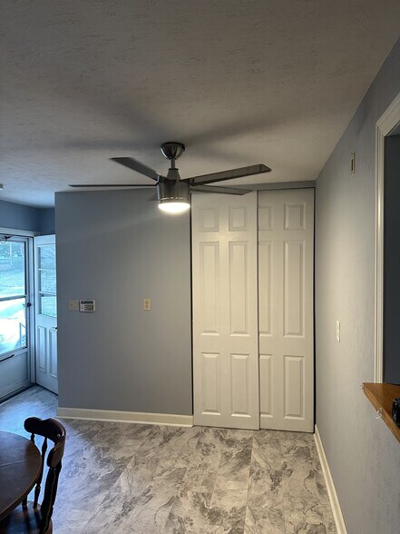 Building Photo - 826 Woodhill Rd