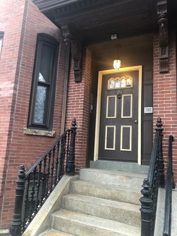 Building Photo - 282 K St
