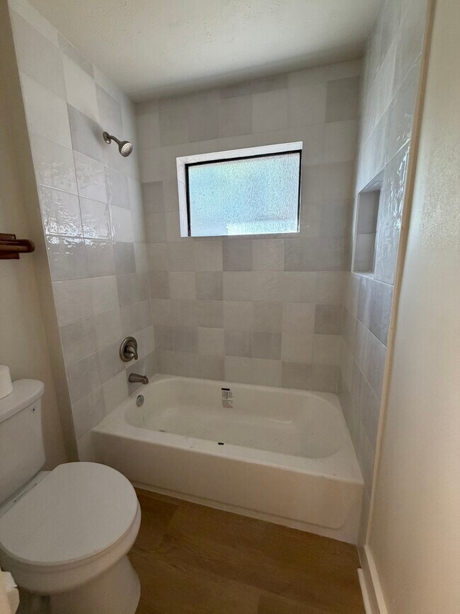 Building Photo - 70 Brookflower Rd