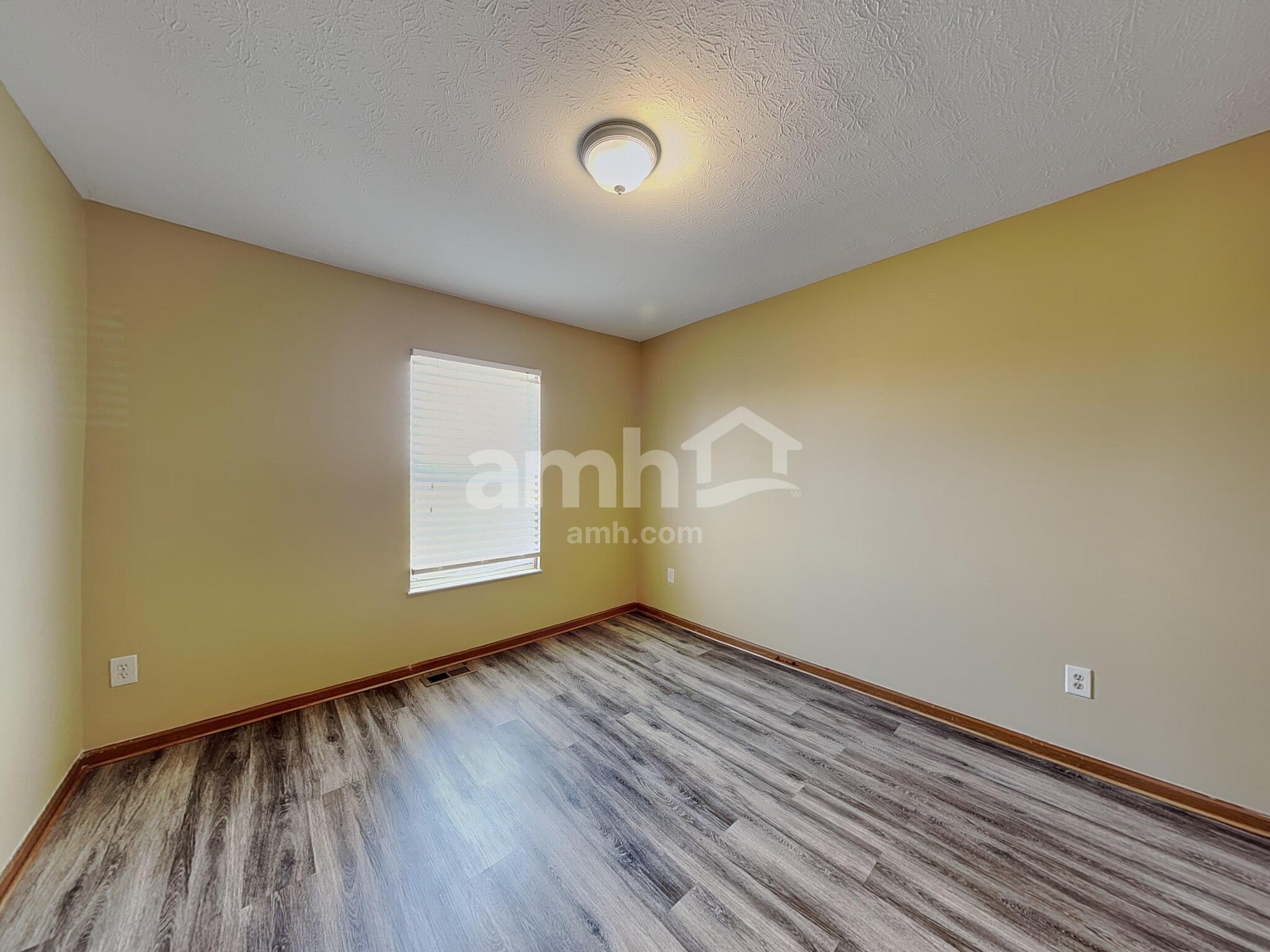 Building Photo - 2650 Willowgate Rd