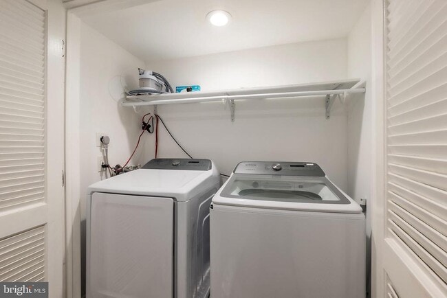 Building Photo - 3888 Porter St NW