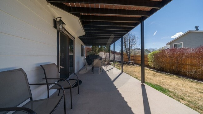 Building Photo - Remodeled Gem in Briargate