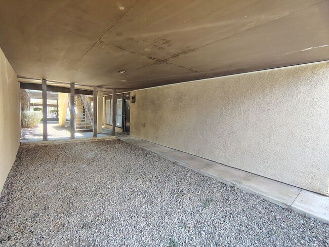 Building Photo - 1620 N Wilmot Rd