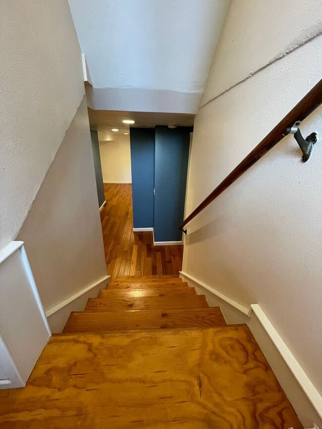 Building Photo - Sweet Maple Leaf Home for Lease