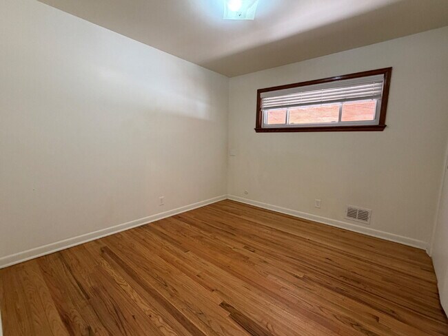 Building Photo - ~Available Now~ Beautiful 3-Bedroom Home in Northglenn – All Utilities Included!