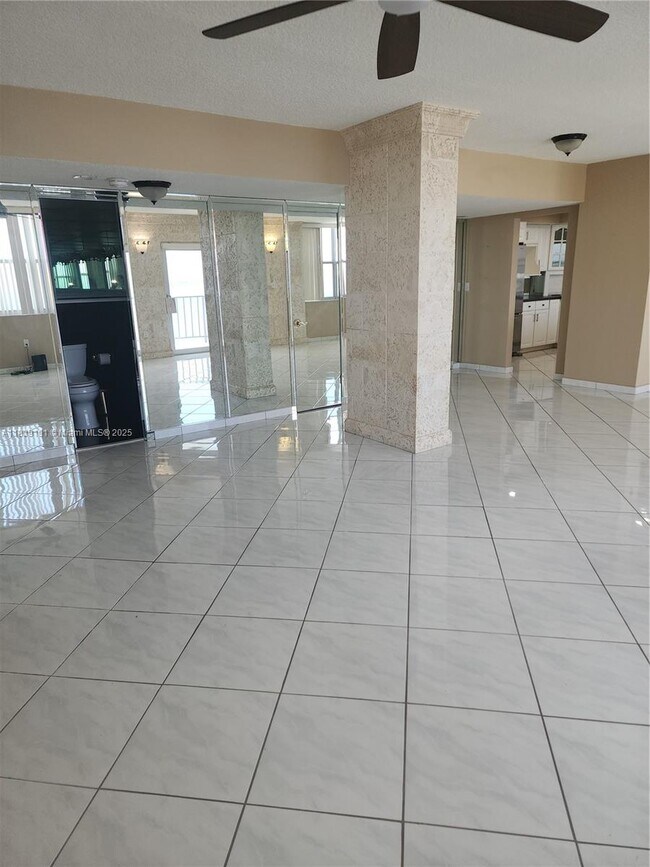 Building Photo - 11930 N Bayshore Dr