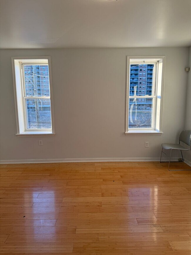 Building Photo - 2427 N 10th St