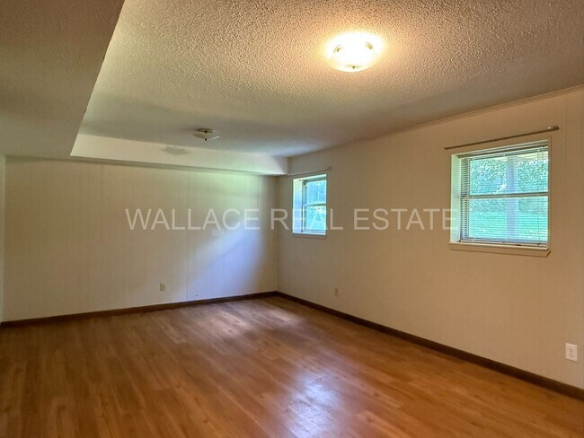 Building Photo - 4 BEDROOM HOUSE IN KINGS GATE SUBDIVISION ...