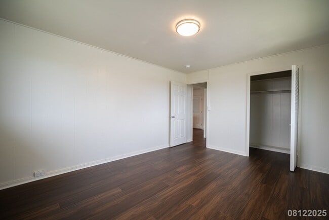 Building Photo - UPGRADED 4BR 2BA House in MANOA with SPLIT...
