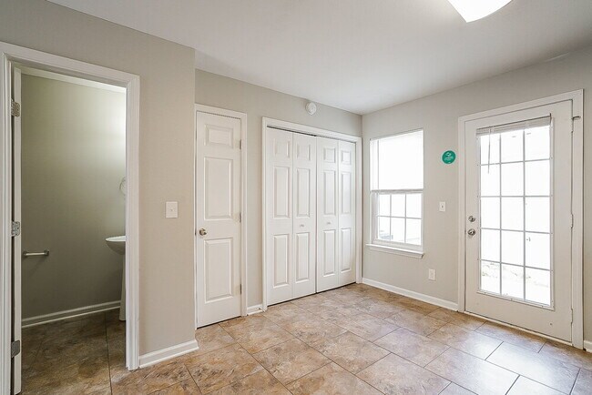 Building Photo - 8020 Logan Dr