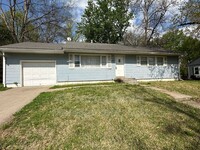 Building Photo - 727 N 81st Terrace