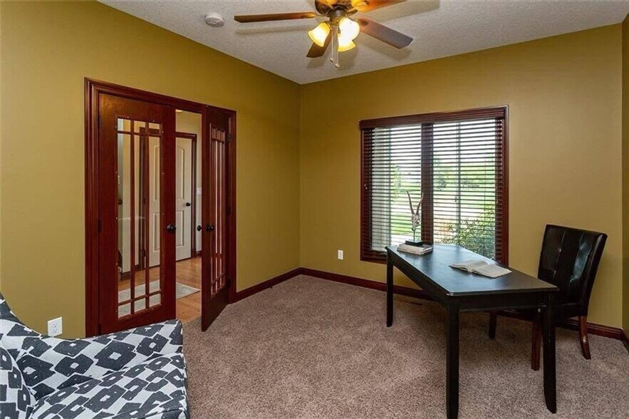 Building Photo - 8700 Wooded Point Dr