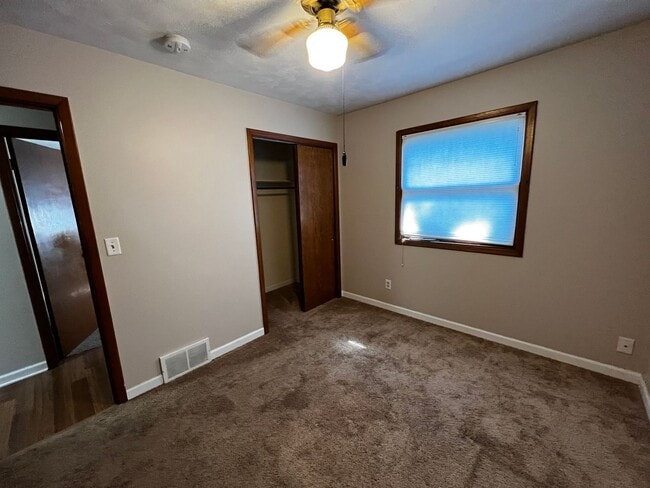 Building Photo - 3 Bedroom 2 Bath House For Rent