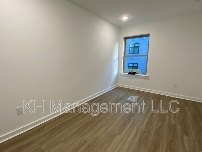 Building Photo - 3932-36 Mt Vernon St