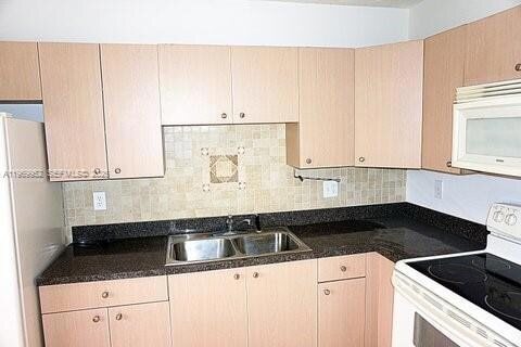 Building Photo - 9658 SW 138th Ave